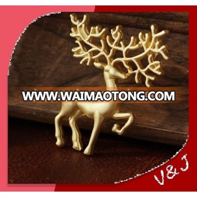 Deer Shape Matt Gold Plated Animal Metal Lapel Pin